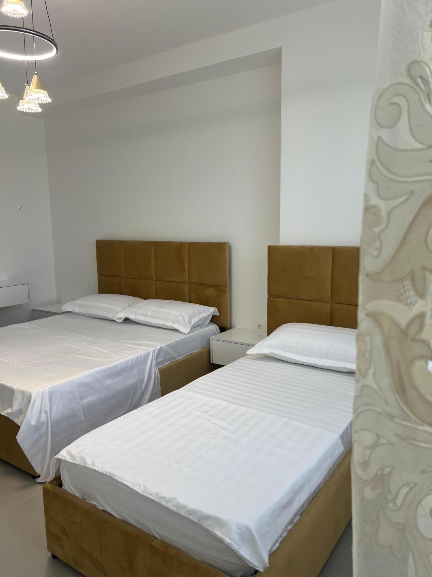 Lika Apartamento Golem (Tirana)
