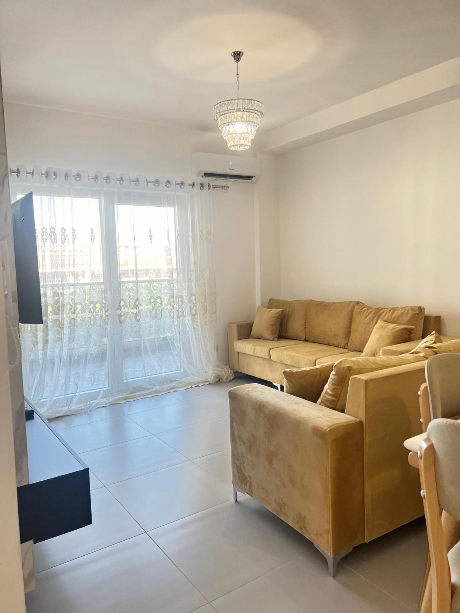 Lika Apartamento Golem (Tirana)